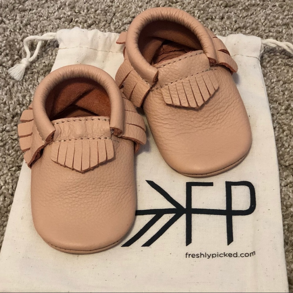 EEEUC! Size 3 Freshly Picked Mocs